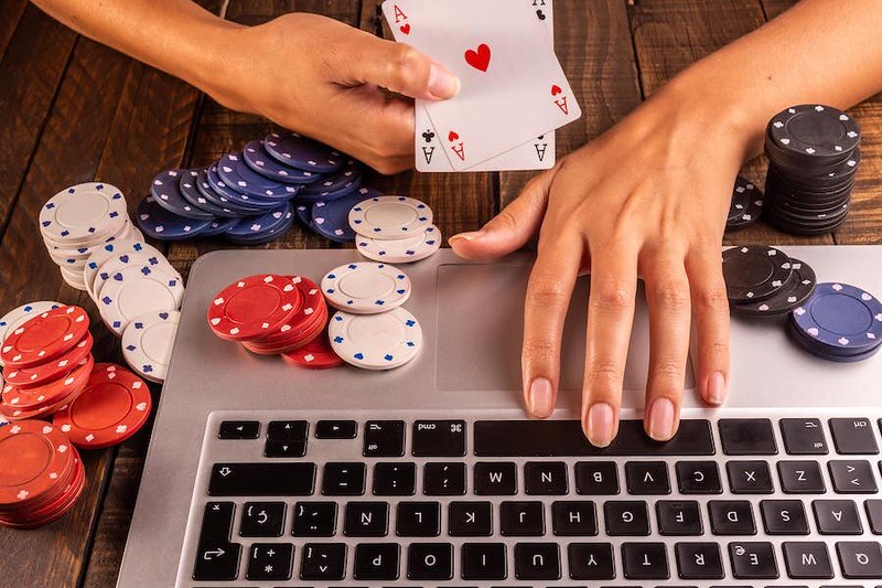 Online Casino Games - Kate Reid
